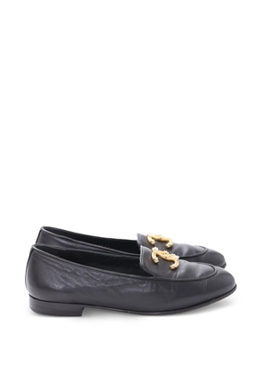 CHANEL Pre-Owned logo-plaque loafers - Black