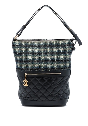 CHANEL Pre-Owned 2018-2019 Quilted Aged Calfskin and Tweed Casual Style hobo bag - Green