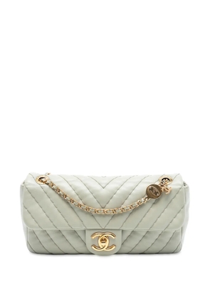 CHANEL Pre-Owned 2012 Medium Double Stitch Chevron Lambskin Single Flap crossbody bag - Neutrals