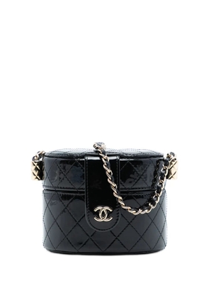 CHANEL Pre-Owned 2019 CC Quilted Patent Vanity Case with Chain crossbody bag - Black