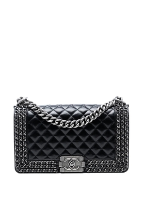 CHANEL Pre-Owned 2016-2017 Old Medium Quilted Glazed Calfskin Chain Around Boy Flap crossbody bag - Black
