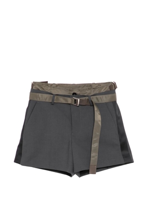 sacai belt side-panel shorts - Grey
