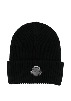 Moncler x EE72 by Edward Enninful ribbed logo-patch beanie - Black
