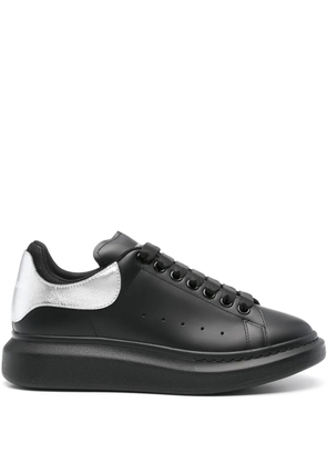 Alexander McQueen Oversized leather sneakers - Black