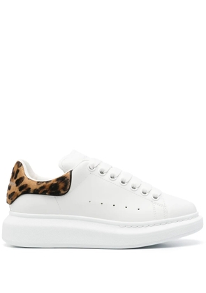 Alexander McQueen Oversized leather sneakers - White
