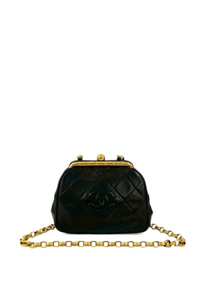 CHANEL Pre-Owned 1991-1994 CC Quilted Lambskin Kiss Lock Frame Clutch with Bijoux Chain crossbody bag - Black