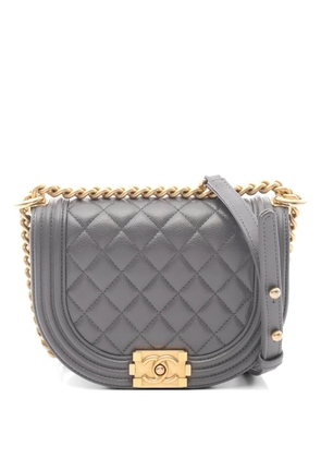 CHANEL Pre-Owned 2021 chain quilted shoulder bag - Grey