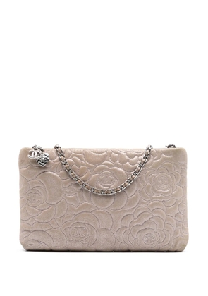 CHANEL Pre-Owned 2013-2014 Embossed Metallic Lambskin Camellia Chain Pochette shoulder bag - Pink