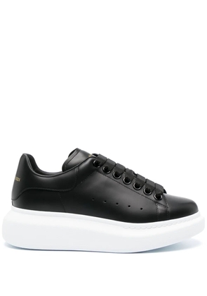 Alexander McQueen Oversized low-top sneakers - Black