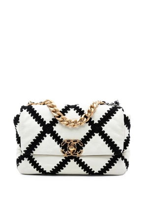 CHANEL Pre-Owned 2020 Medium Crochet Calfskin 19 Flap satchel - White