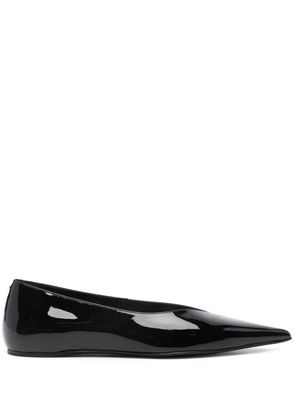 TOTEME The Patent Asymmetric ballerina shoes - Black