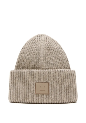 Acne Studios ribbed logo-patch beanie - Neutrals