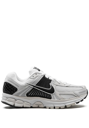 Nike Zoom Vomero 5 'White/Black' sneakers