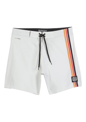 Osklen stripe-patch shorts - White