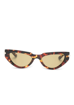 Alexander McQueen Eyewear tortoiseshell cat-eye frame sunglasses - Brown