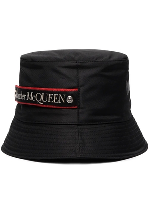 Alexander McQueen Graffiti logo bucket hat - Black