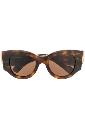 Balenciaga Eyewear Paris cat eye-frame sunglasses - Brown