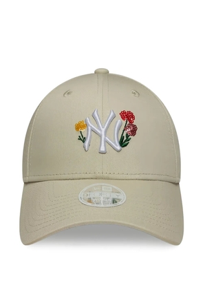 NEW ERA CAP 9FORTY floral-embellishment baseball cap - Neutrals