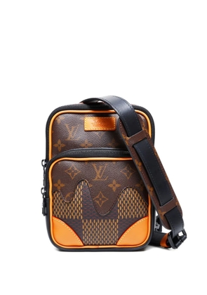 Louis Vuitton Pre-Owned 2021-2025 Amazon shoulder bag - Brown