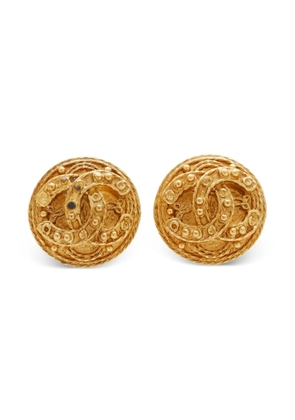 CHANEL Pre-Owned 1994 CC Mark clip-on earrings - Gold