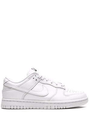 Nike Dunk Low 'Triple White' sneakers