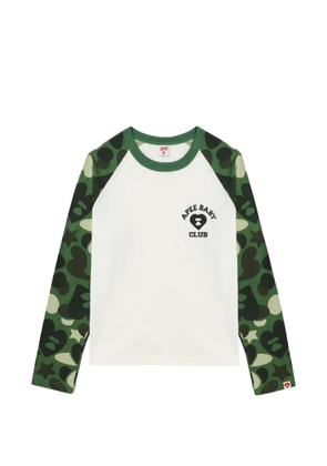A BATHING APE® logo camouflage sleeve top - White