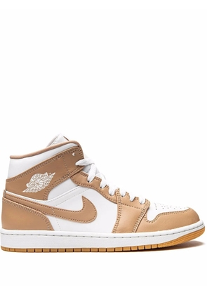 Jordan Air Jordan 1 Mid 'Tan/Gum' sneakers - White