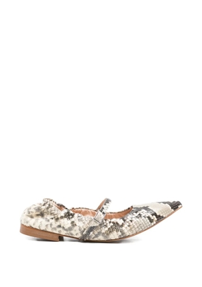 P.A.R.O.S.H. pointed-toe ballerina shoes - Neutrals