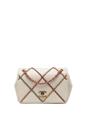 CHANEL Pre-Owned 2021 Small Lambskin Entwined Chain Flap crossbody bag - White