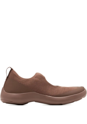 Tabi Footwear Tabi split-toe knitted ballet flats - Brown