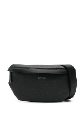 Calvin Klein logo-print belt bag - Black