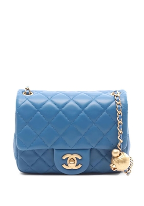 CHANEL Pre-Owned 2019 matelasse chain shoulder bag - Blue