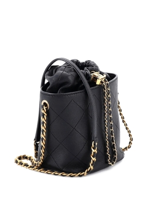 CHANEL Pre-Owned CC Drawstring Crossbody Bag Stitched Calfskin Medium bucket bag - Black