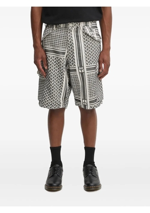 Neighborhood patterned cargo shorts - White