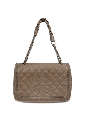 CHANEL Pre-Owned 2011 quilted flap shoulder bag - Neutrals