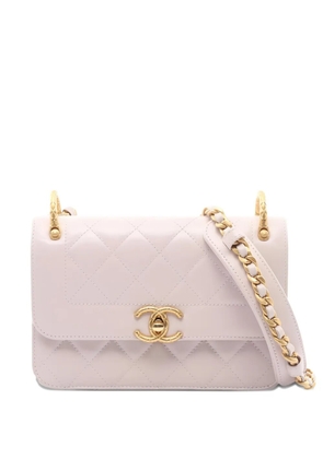 CHANEL Pre-Owned 2021 matelasse chain crossbody bag - Neutrals