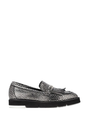 Moschino Pre-Owned cracked-accent Loafers - Black