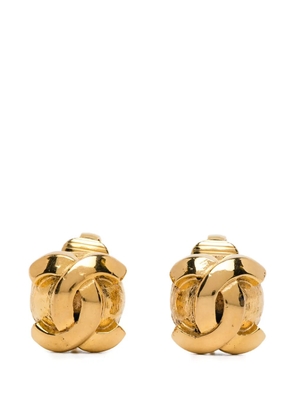 CHANEL Pre-Owned round clip-on earrings - Gold
