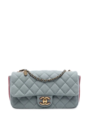 CHANEL Pre-Owned 2015-2016 Paris Salzburg Medium Quilted Felt CC Eyelet Flap crossbody bag - Grey