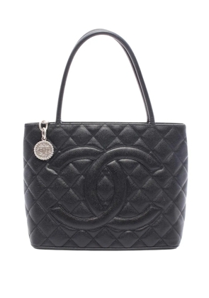 CHANEL Pre-Owned 2002-2003 Caviar Medallion tote bag - Black