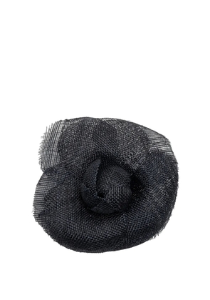 CHANEL Pre-Owned 1970-1980 Abaca Camellia Brooch costume brooch - Black