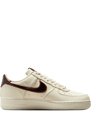 Nike Air Force 1 Low '07 'Soft Pearl Brown Croc' sneakers - White