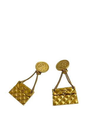 CHANEL Pre-Owned 1993 CC Gold Plated Classic Quilted Flap Medallion Clip On Earrings costume earrings