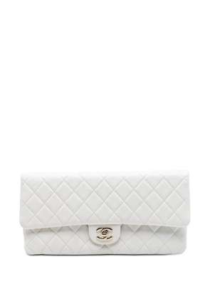 CHANEL Pre-Owned 2021 Quilted Caviar East West Flap clutch bag - White