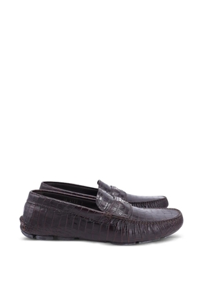 Prada Pre-Owned crocodile-embossed leather loafers - Brown