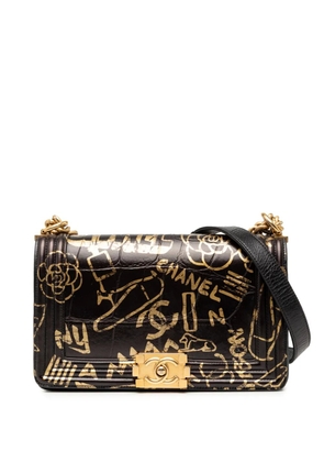 CHANEL Pre-Owned 2019 Medium Croc Embossed Leather Graffiti Cocodile Boy Flap shoulder bag - Black