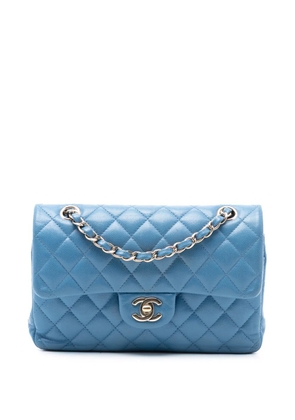 CHANEL Pre-Owned 2020 Small Classic Caviar Double Flap shoulder bag - Blue