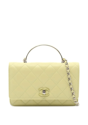 CHANEL Pre-Owned 2021s Matelasse chain shoulder bag - Yellow