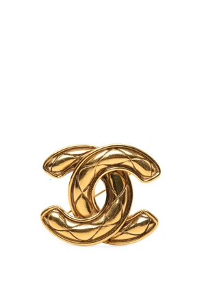 CHANEL Pre-Owned 1970-1980 CC Gold Plated Quilted Brooch costume brooch