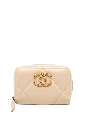 CHANEL Pre-Owned 2019 Quilted Lambskin 19 Zip Purse coin pouch - Brown